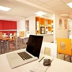 Hotell Premiere Classe Lyon Sud - Sur Rhone