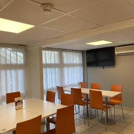 Отель Premiere Classe Lyon Sud - Sur Rhone 3*