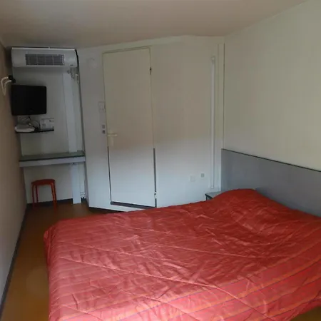 Отель Premiere Classe Lyon Sud - Sur Rhone 3*