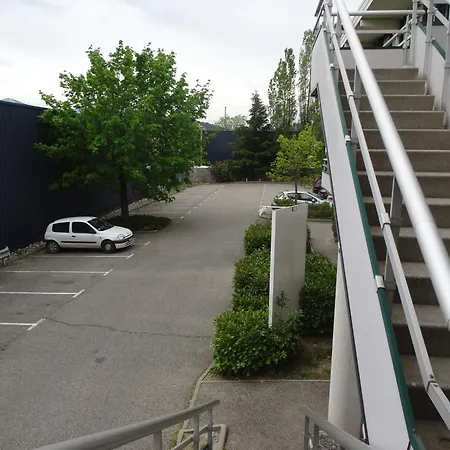 Отель Premiere Classe Lyon Sud - Sur Rhone 3*