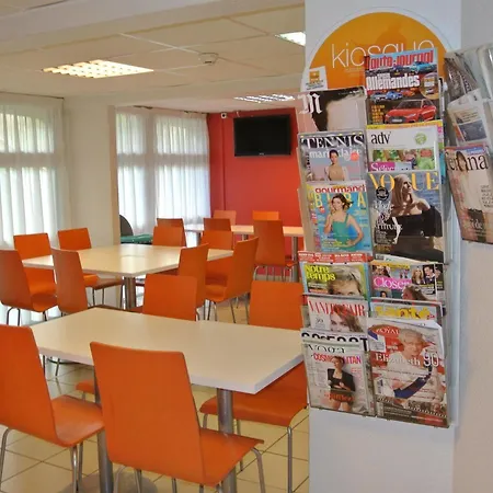 Premiere Classe Lyon Sud - Sur Rhone Отель