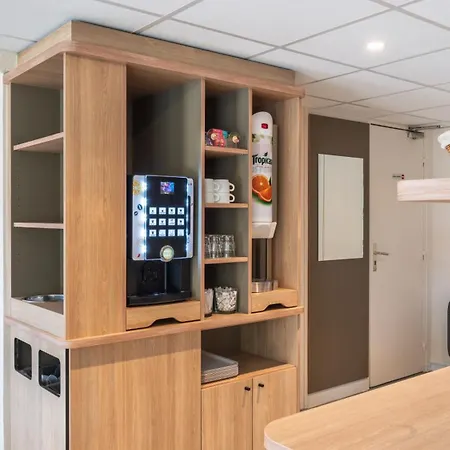 Hotel Premiere Classe Lyon Sud - Sur Rhône 3*