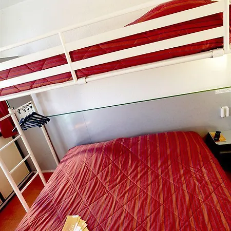 Premiere Classe Lyon Sud - Sur Rhône Hotel 3*