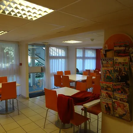 Premiere Classe Lyon Sud - Sur Rhone