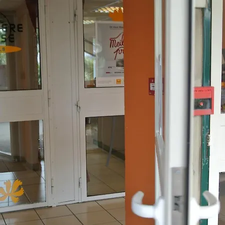 Premiere Classe Lyon Sud - Sur Rhone 3*