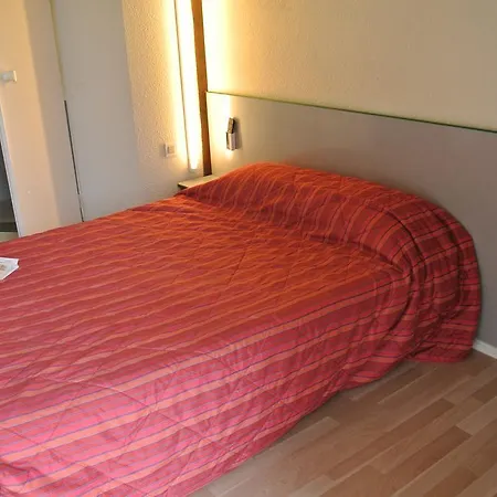 Premiere Classe Lyon Sud - Sur Rhone Hotel 3*