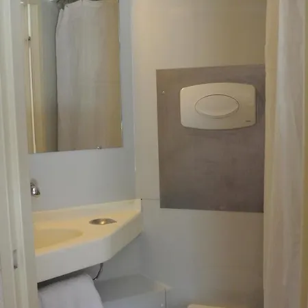 Hotel Premiere Classe Lyon Sud - Sur Rhone