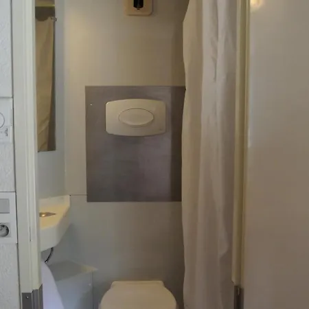 Hotel Premiere Classe Lyon Sud - Sur Rhone